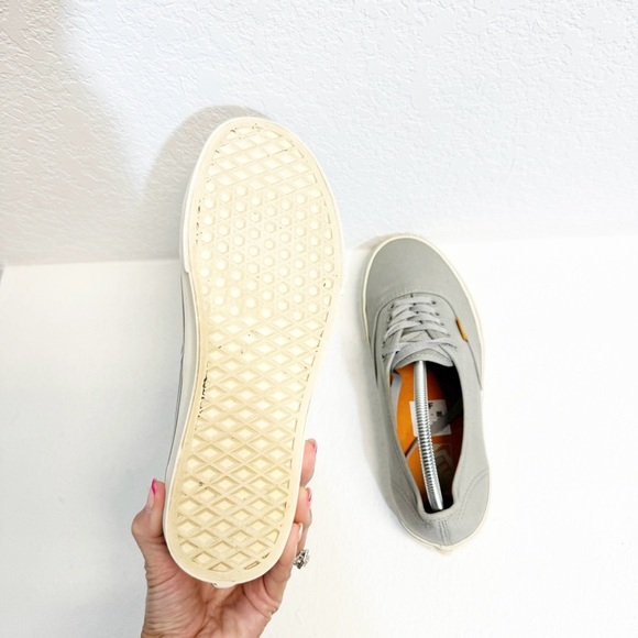 Vans M8 W 9.5 Light Gray Classic Low Lace Up sneakers M8 W9.5 - Picture 8 of 8